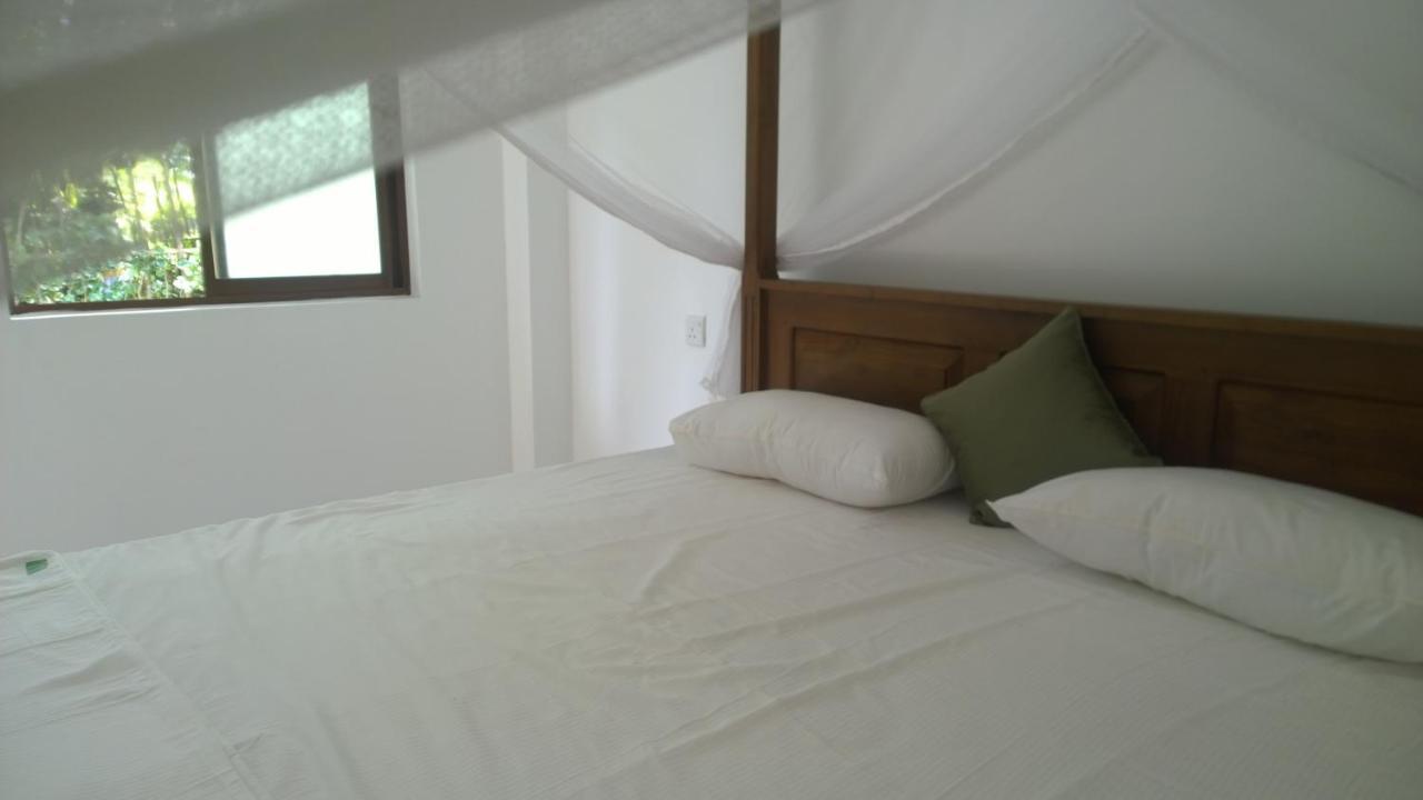 Hotel Augusto @ Midigama-Est Extérieur photo
